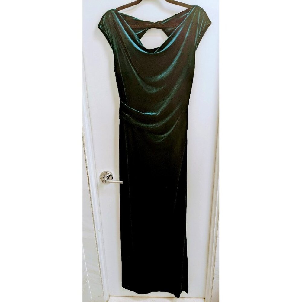 Elegant Green Vince Camuto Gown